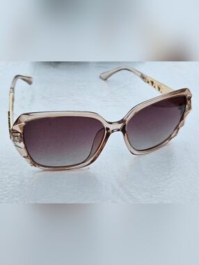 Women's Oversized Sunglasses in Light Brown with Gradient Lenses